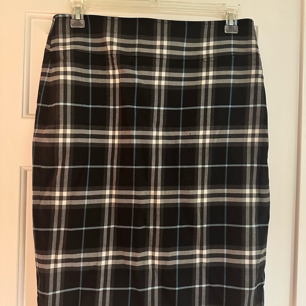 Burberry Black and Blue Knee-Length Pencil Skirt for Work